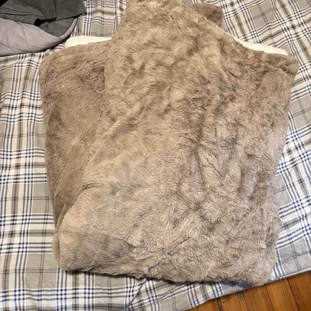 Mainstays Tan Cozy Blanket for Ultimate Comfort